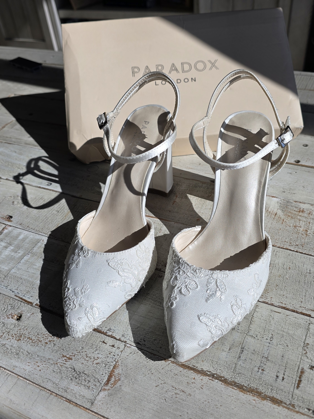 Paradox Ivory Lace Pointed Toe Block Heels - Fauna Pump - Size 9